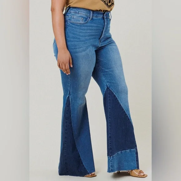 Kenzi - Plus Medium Blue Flare Color Block Jeans - Picture 3 of 4